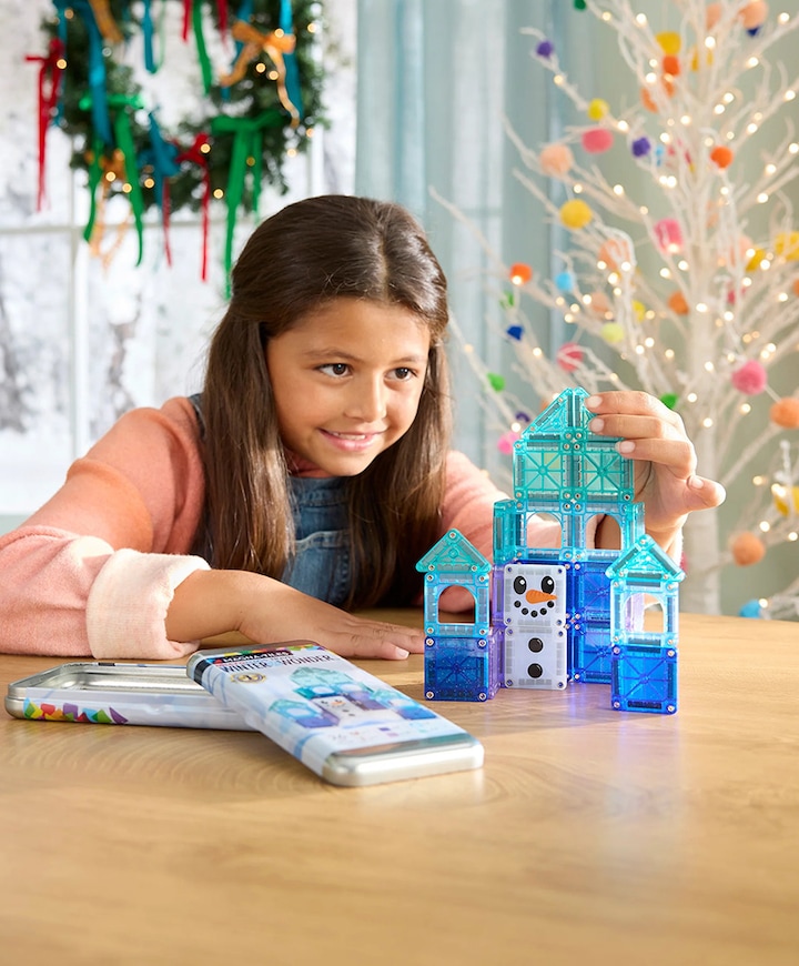 MicroMAGS Travel Winter Wonderland 26 piece set