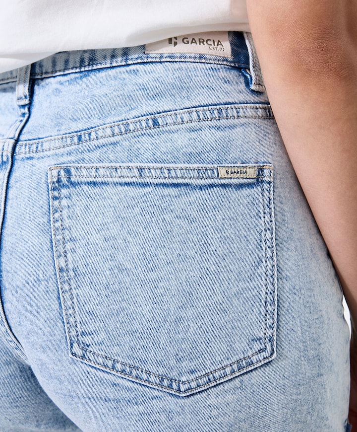 288 col.5556_Isabella short dames korte broek blauw