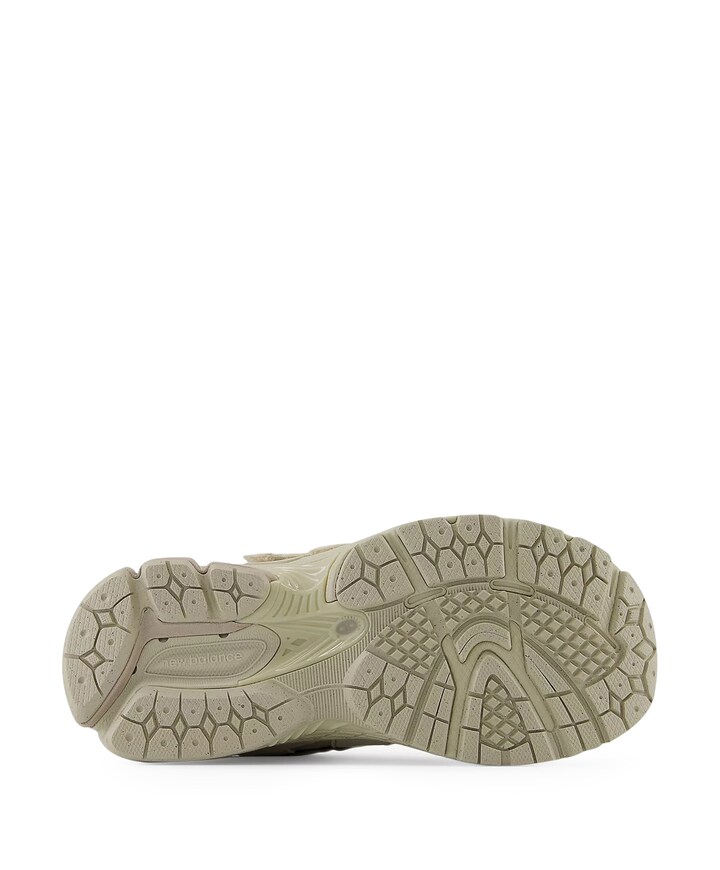 2002 hook & loop sneakers  beige