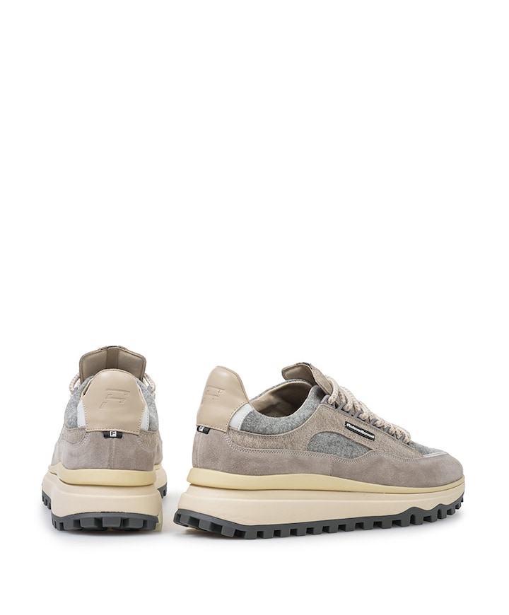 sneakers beige