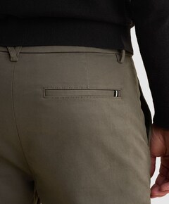 V35 RELAXED CHINO SUEDE TOUCH COTT heren broek groen