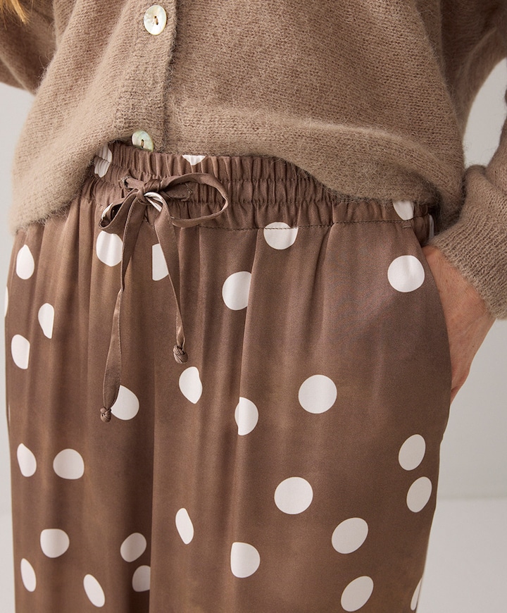 Irregular dot heavy dames broek beige