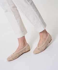ballerina's beige
