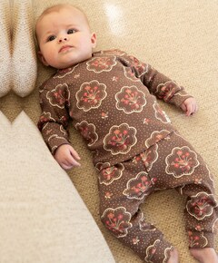 Uniseks pyjamaset bruin