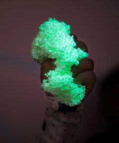 Playfoam glow in the dark