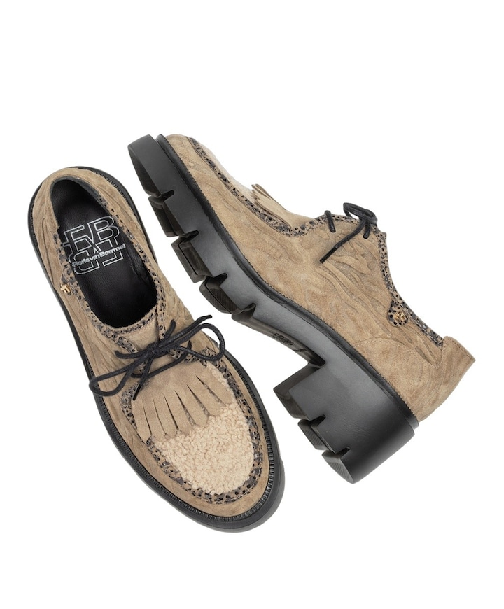 dames veterschoenen beige