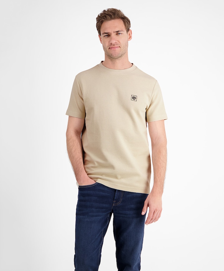 T-shirt beige