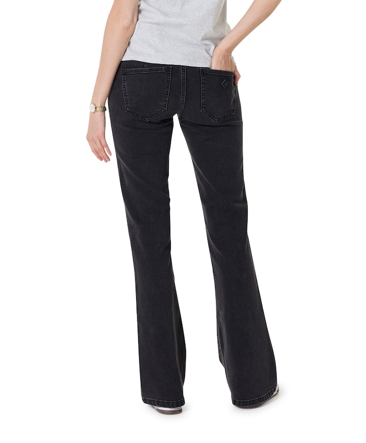 00 Super low kick tall jeans zwart