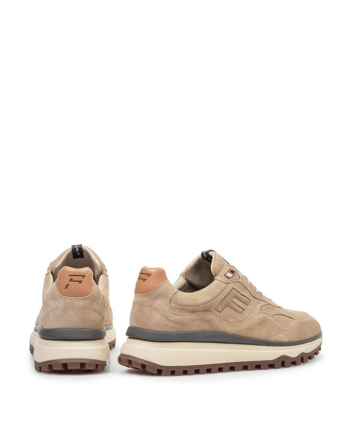 sneakers beige