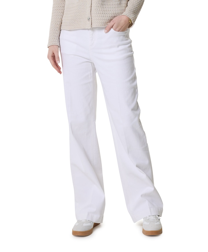 Wide leg Feminine jeans wit