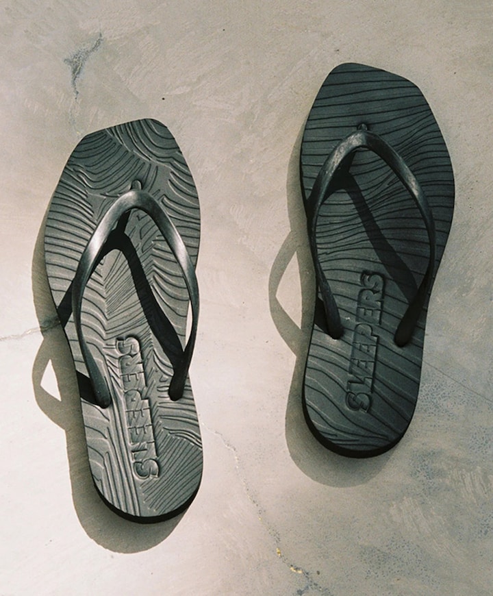 70900560 dames slippers zwart