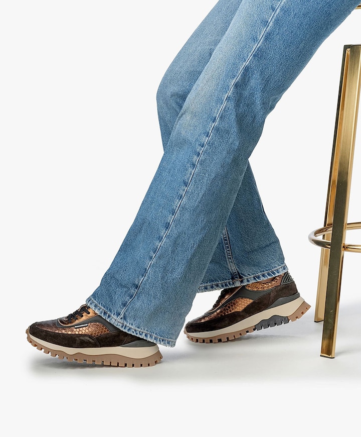 sneakers goud