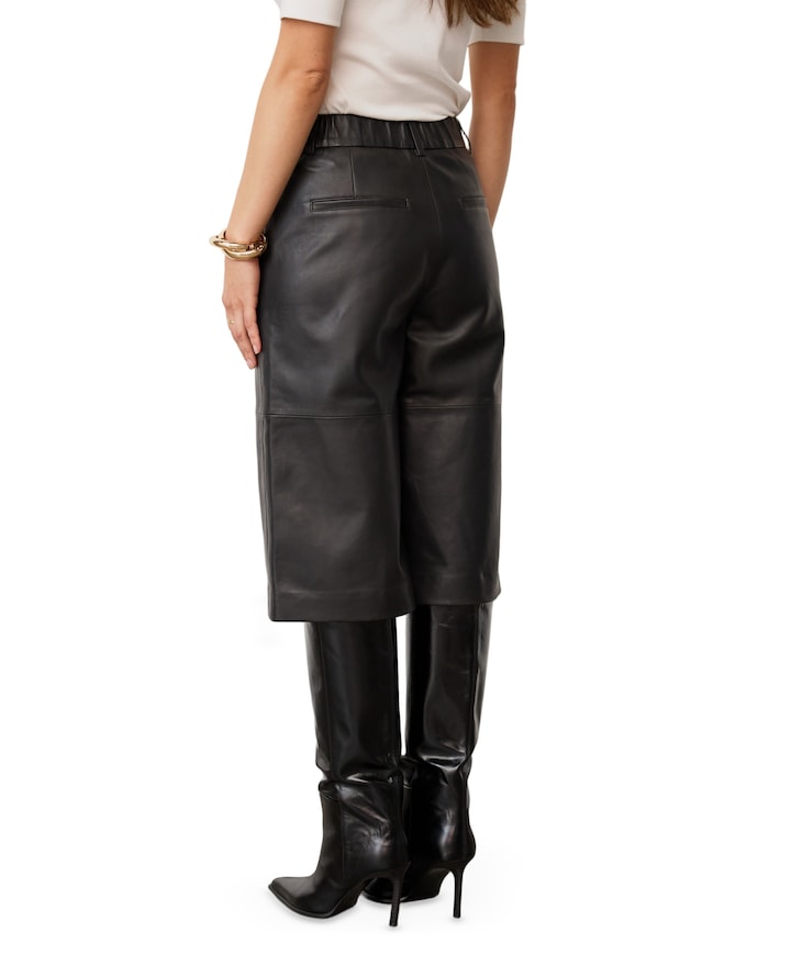 PhoebeCC Long Leather dames bermuda zwart