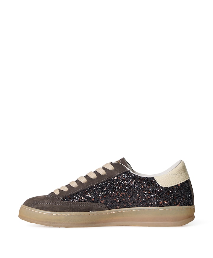 Sneakers bruin