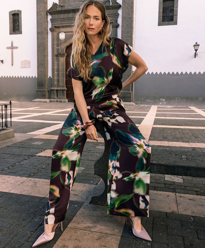 Sien satin flower dames broek bruin