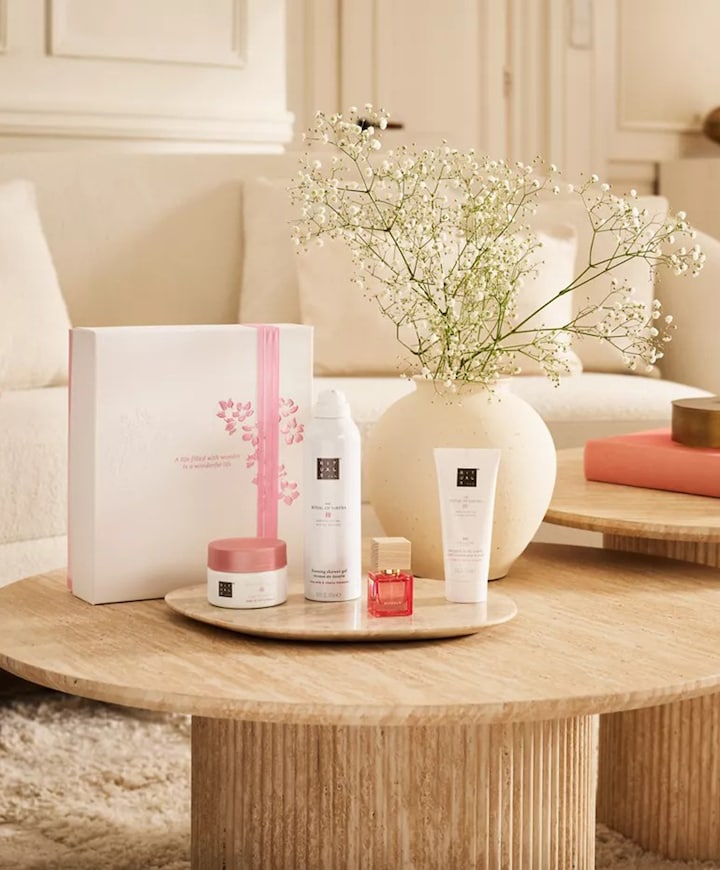 The Ritual of Sakura gift set M