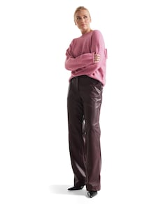 BINA BROEK pu 425 vegan leather wide fit long dames broek rood