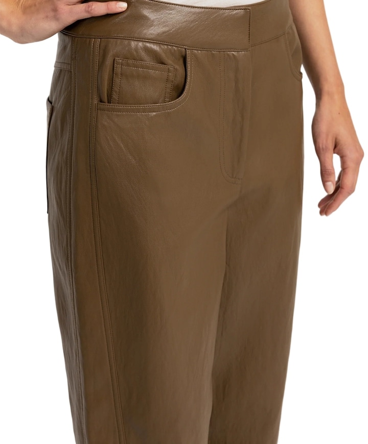 Kunstleren met wortelmod dames broek bruin