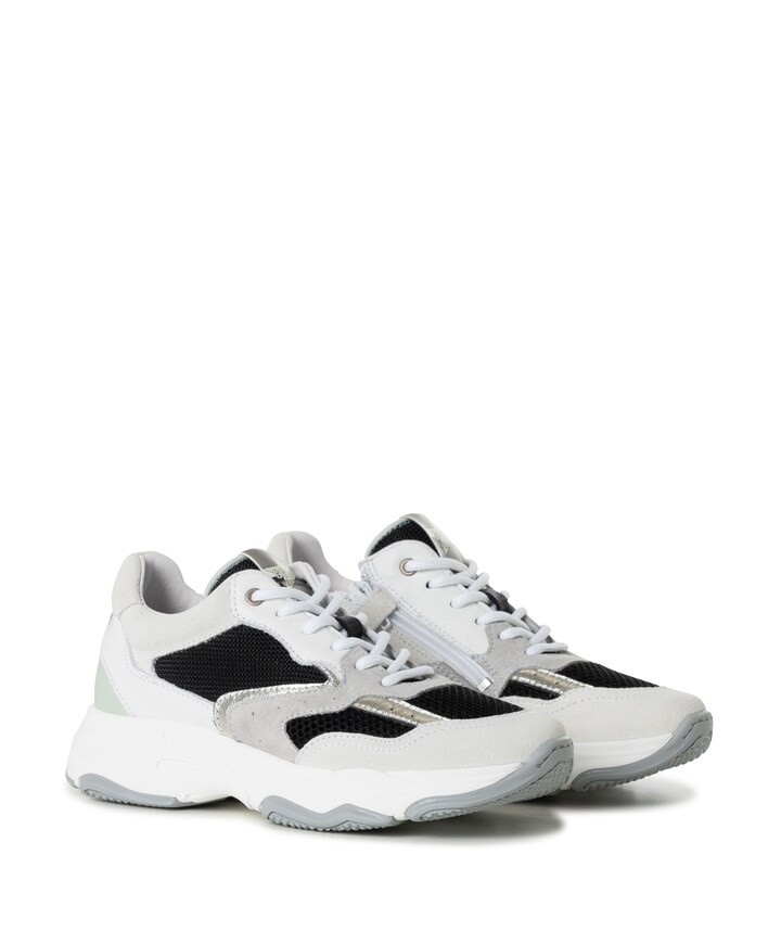 sneakers wit