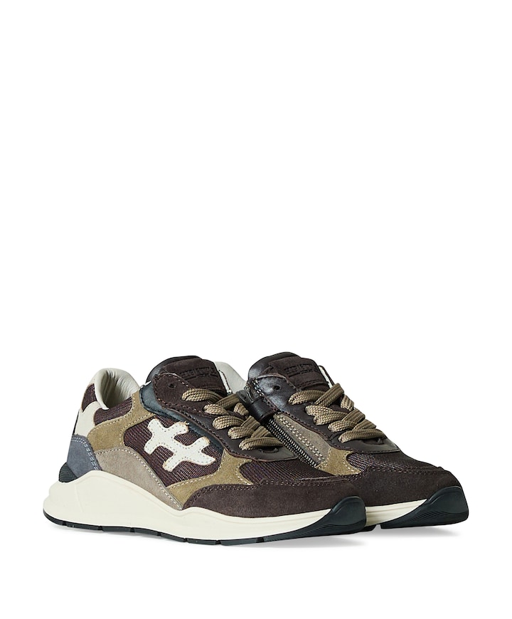 sneakers bruin