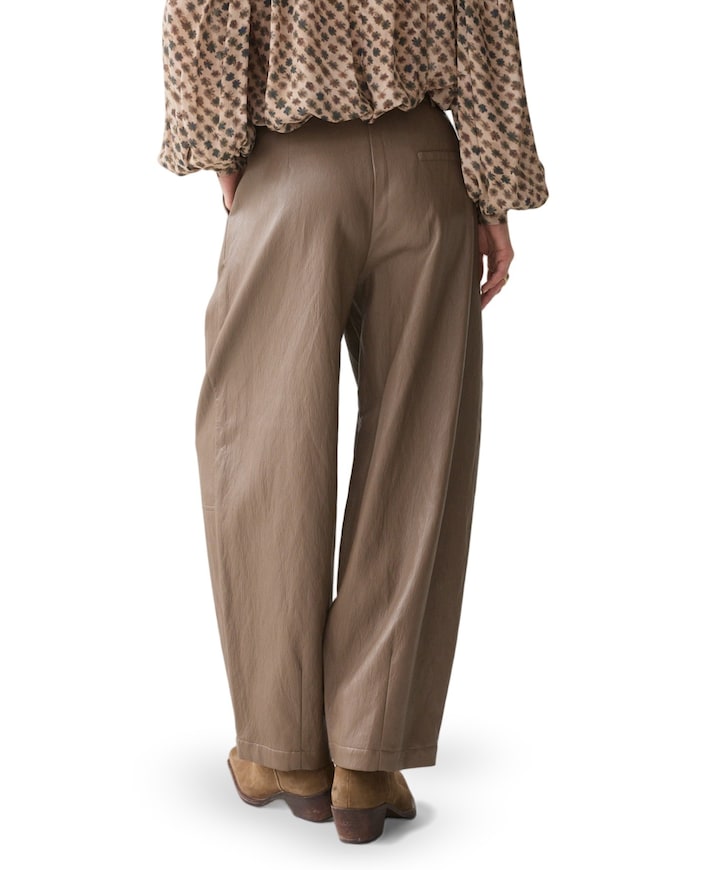 Balloon trouser Soft faux leather dames broek beige
