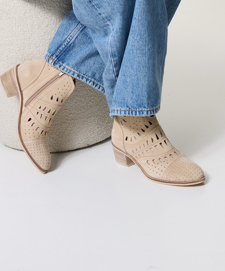 dames enkellaarzen beige