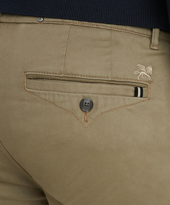 V9 CHINO DOBBEY STRETCH. heren broek beige