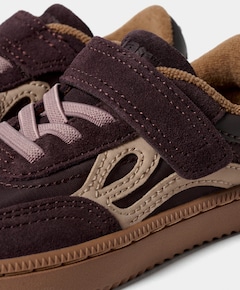 One uniseks sneakers  bruin