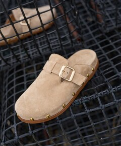clogs beige
