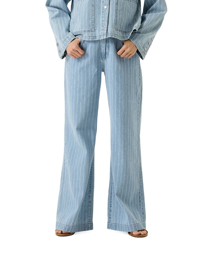 249/34 col.5592_Celia dames jeans blauw