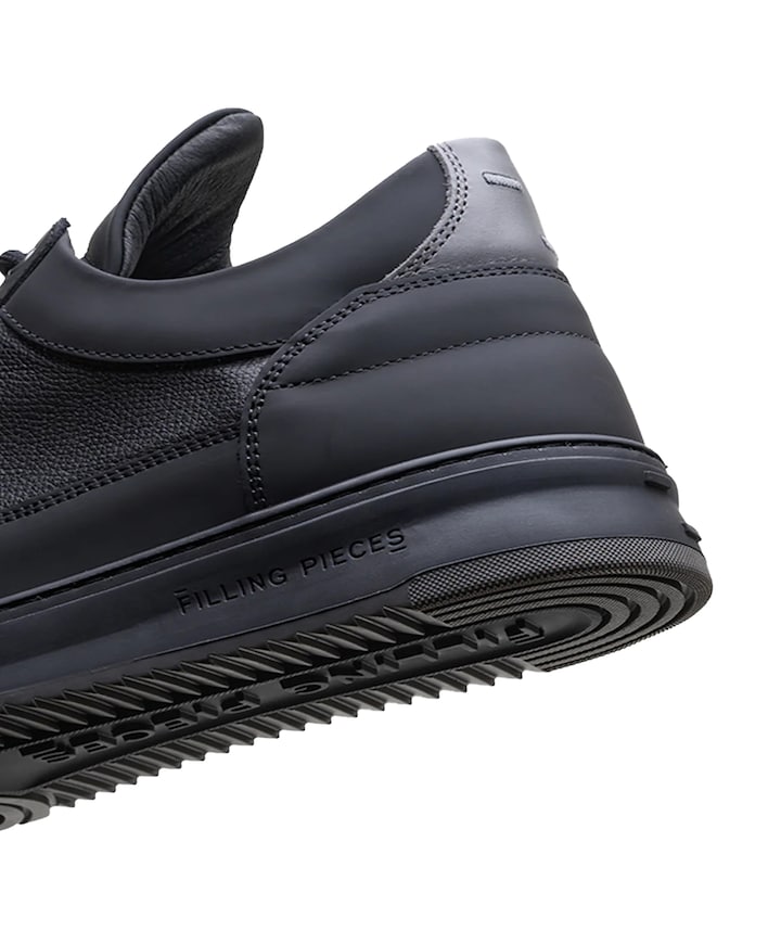 Low Top Tech Crumbs sneakers zwart