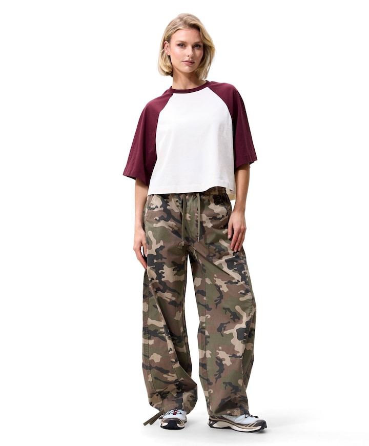 Barrel fit camo jogger dames broek groen