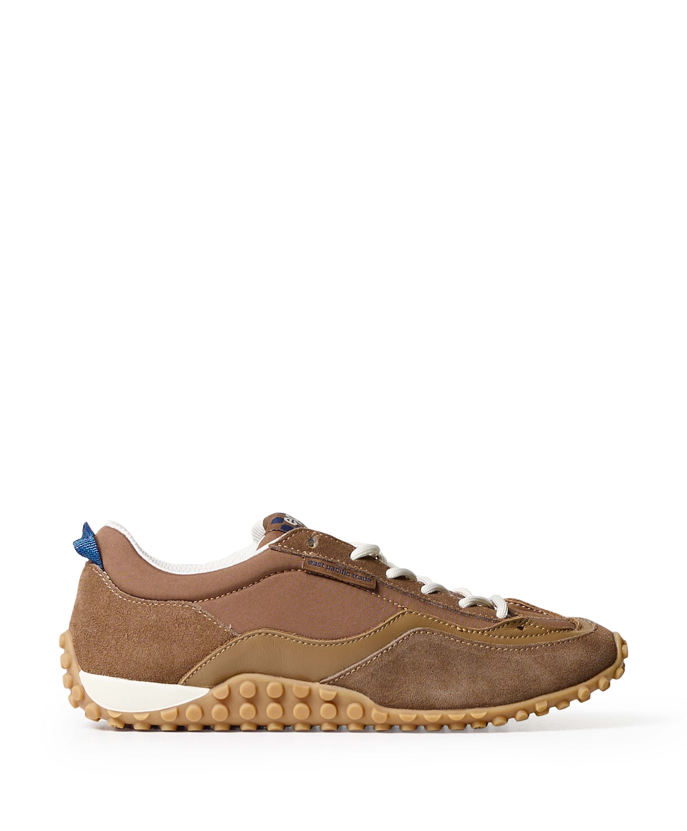 CHECKMATE DRIVER dames sneakers bruin
