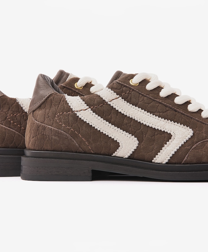 Fae Lois dames sneakers bruin