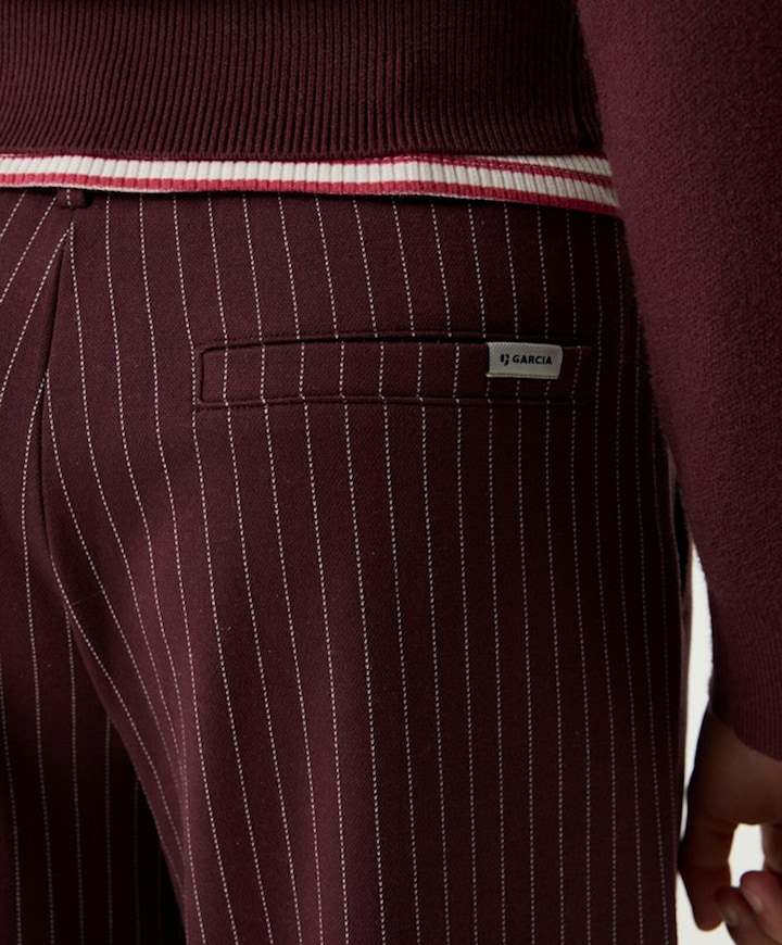 U262722 meisjes broek bordeaux