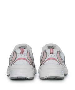 530 sneakers roze