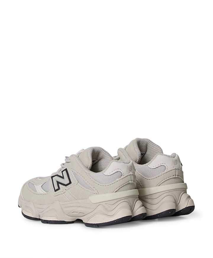 9060 uniseks sneakers  ecru