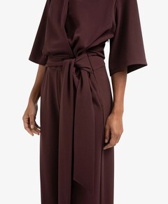 With short sleeves dames jumpsuit bordeaux