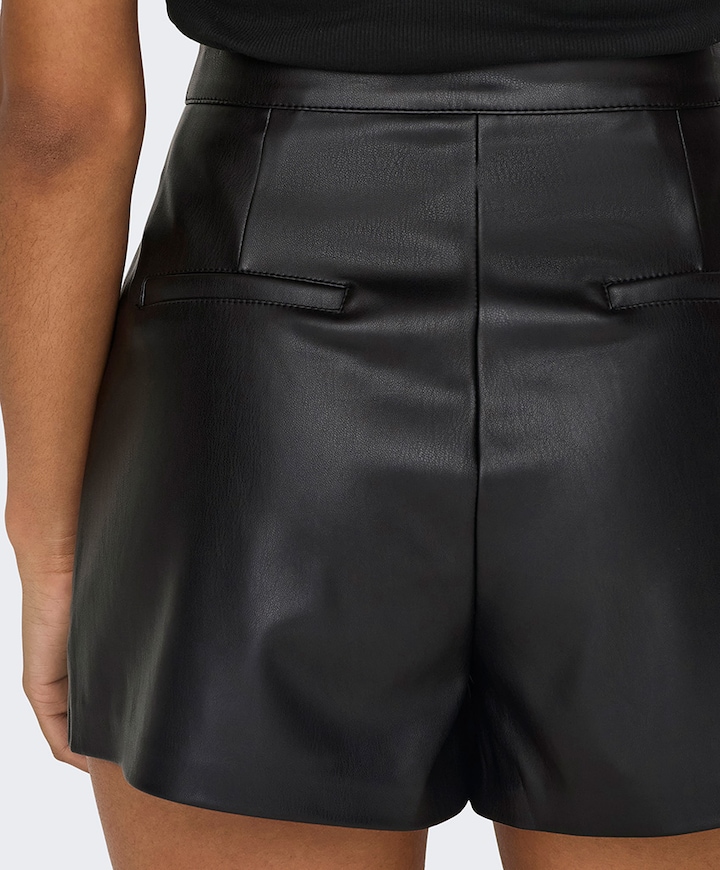 ONLTRICIA FAUX LEATHER korte broek zwart