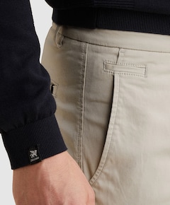 V35 RELAXED CHINO SOFT STRETCH TENCEL heren broek beige