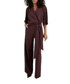 With short sleeves dames jumpsuit bordeaux