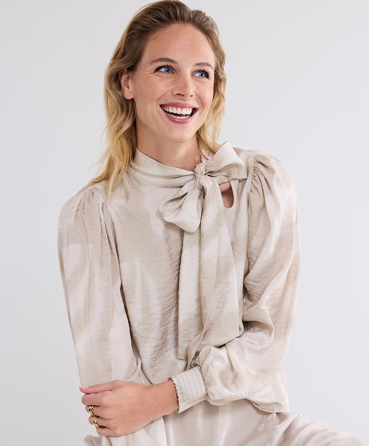 Blouse beige