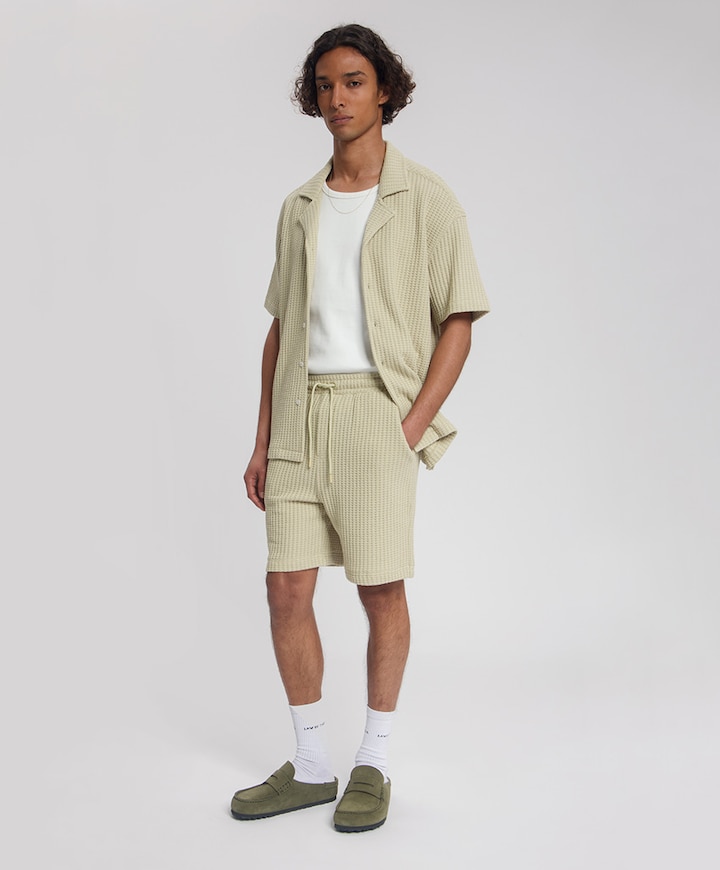 EBB STRUCTURED SHORTS heren korte broek beige