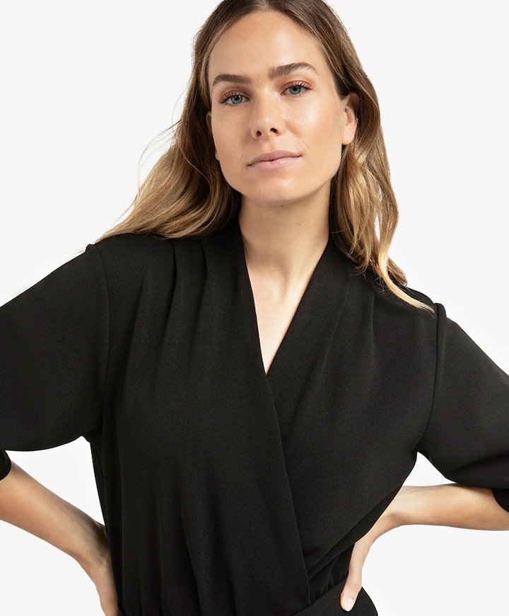 With short sleeves dames jumpsuit zwart