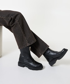 Yae enkellaarzen zwart