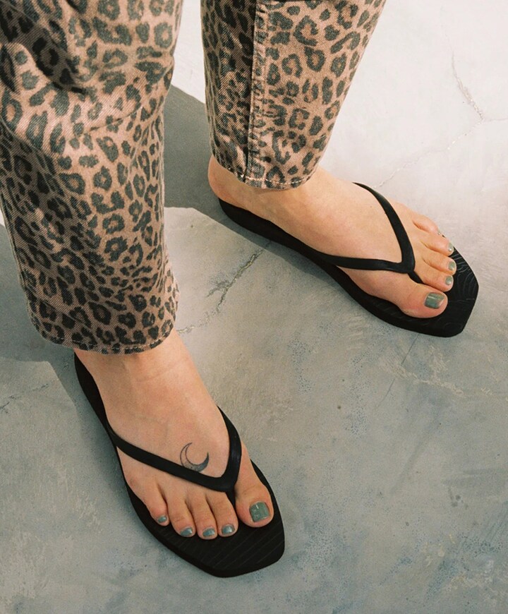 70900560 dames slippers zwart