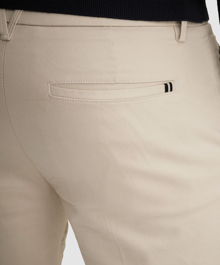 V35 RELAXED CHINO SUEDE TOUCH COTT heren broek ecru